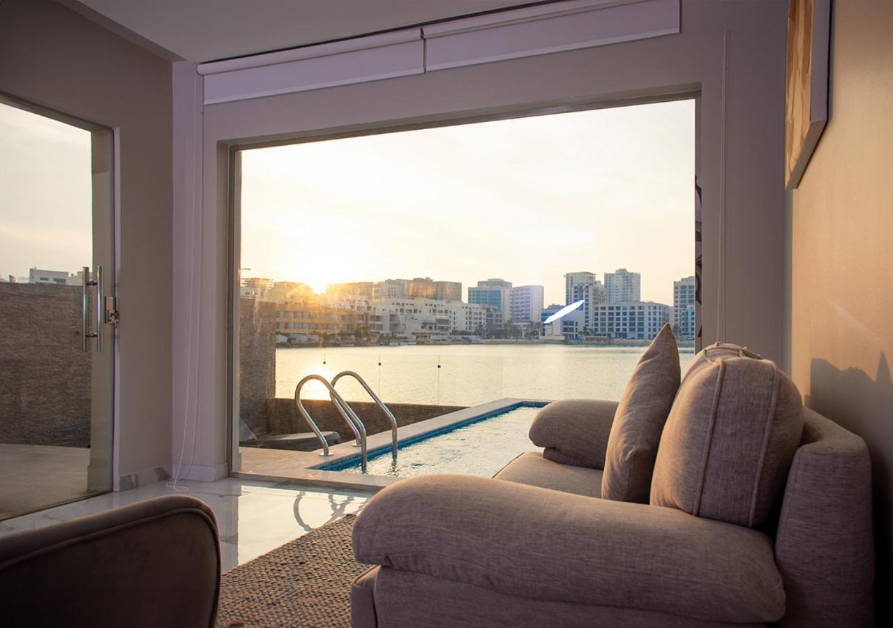Sea Loft Villas Manama Exterior photo